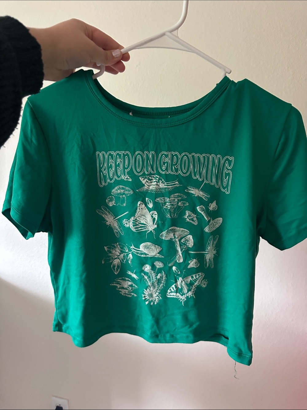 Keep On Growing Graphic Crop Tee - Green
